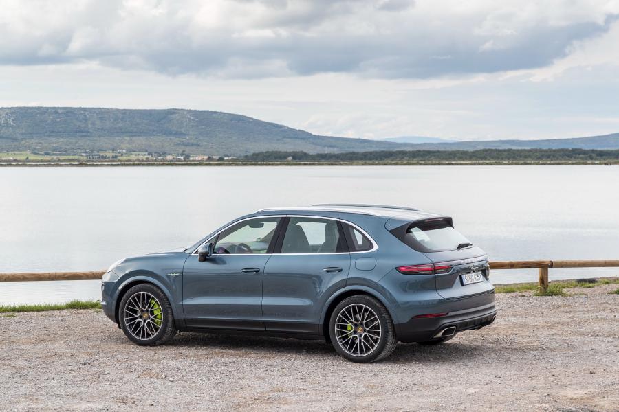  Porsche Cayenne E-Hybrid (PO536) 2018 года  (WW) (фото 27 из 85)